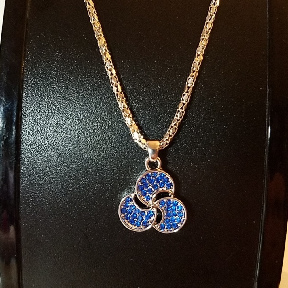 Blue Rhinestone Triple Circle Silver Tone Necklace